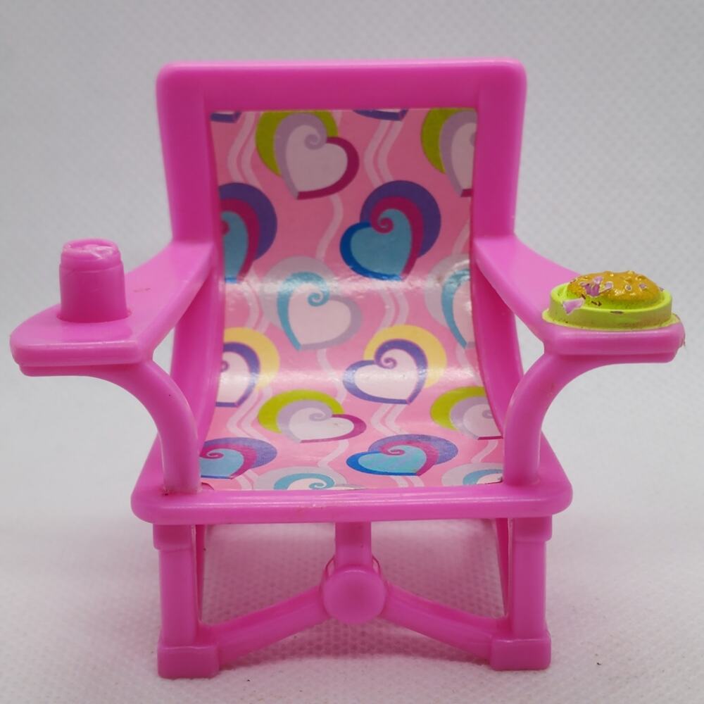 Dollhouse Barbie Lawn Camping Chair with Snacks Heart Retro Vibe Hot Pink 80s